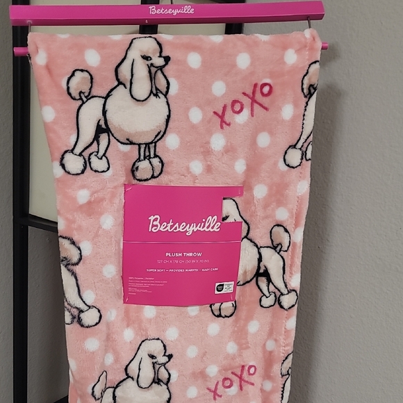 🐩💕Betseyville Pink Plush Throw Blanket w/ Pink Poodle Statue Bundle 💕🐩 - Picture 4 of 9